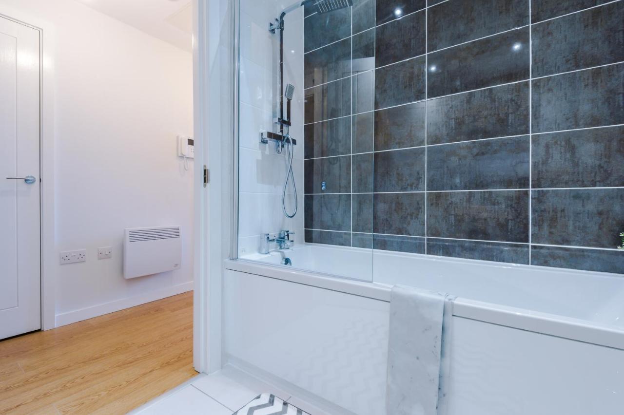 ✰Onpoint - Modern 2 Bed Apartment Close To Centre✰ Leeds  Exterior photo