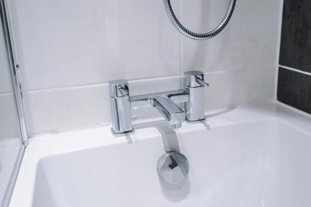 ✰Onpoint - Modern 2 Bed Apartment Close To Centre✰ Leeds  Exterior photo